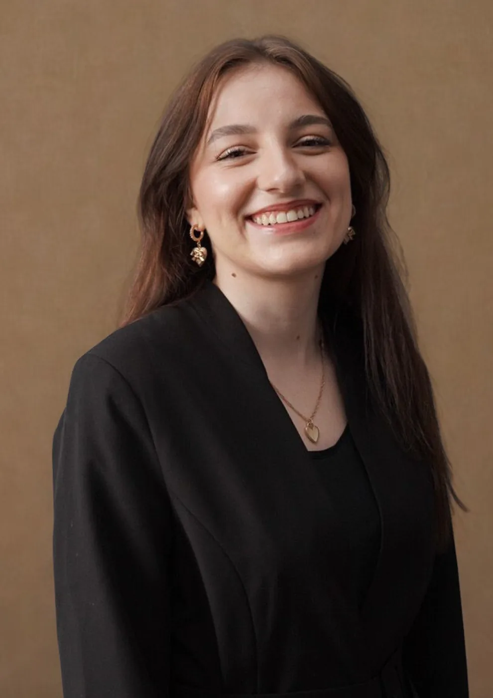 Paulina, fotografka Bastet Studio, z aparatem